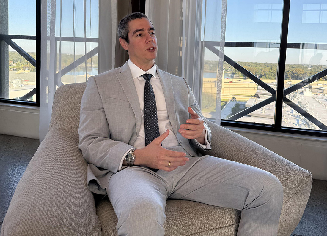 Engenheiro de redes Alexandre Carneiro lança livro sobre o futuro da conectividade e a nova infraestrutura da sociedade digital